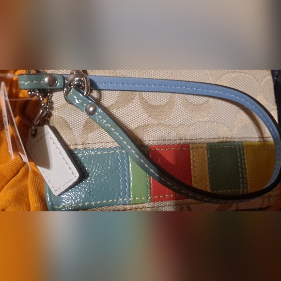 Coach Wristlet - Picture 6 of 7